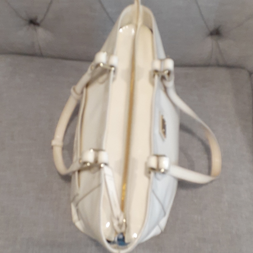 Dooney and bourke  Patten leather shoulder bag - Picture 4 of 17